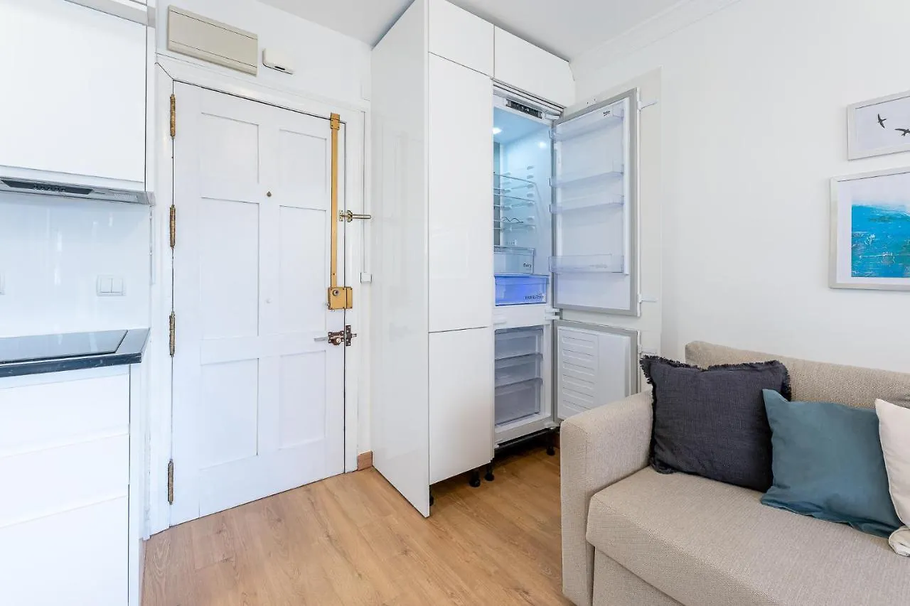 797 Holiday Rentals - Luminoso Y Reformado Apartamento Para 2 Benalmádena 0*,  Espanha